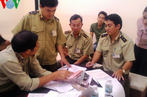 khanh hoa phat hien cua hang niem yet giao dich bang nhan dan te