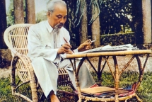 nhung tam guong ham doc sach va tu hoc thoi dai ho chi minh