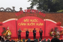 trien lam my thuat truc tuyen gioi thieu chum tac pham dac sac ve de tai khang chien chong my