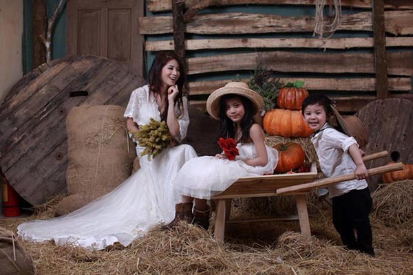 ve quyen ru thoi lam me 2 con cua miss audition ngoc anh