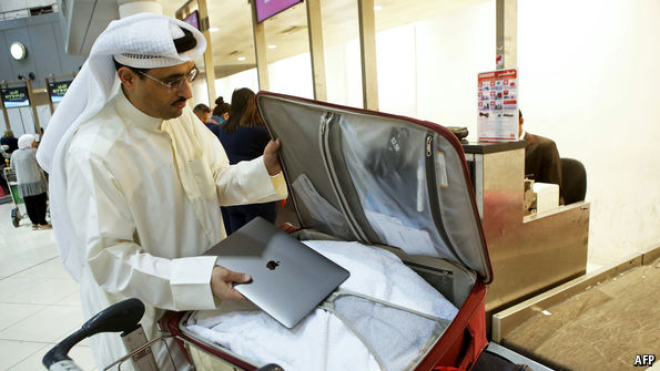 hiem hoa moi tu nhung chiec laptop co giau bom qua mat an ninh san bay cua is