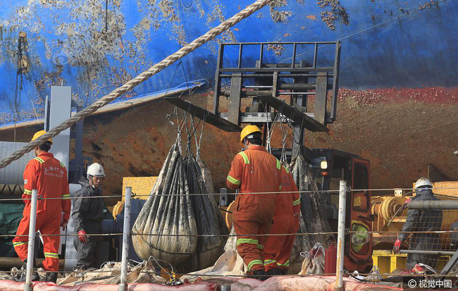 nhung di vat duoc tim thay trong xac pha sewol sau 3 nam chim duoi day dai duong