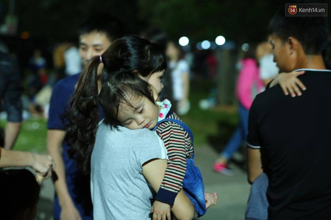 va vat ngu dem ngoai troi cho toi gio khai mac gio to hung vuong