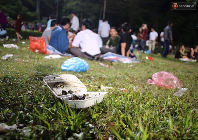 va vat ngu dem ngoai troi cho toi gio khai mac gio to hung vuong