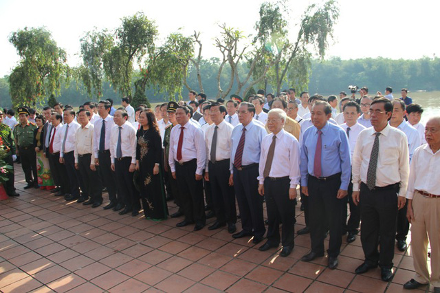 tong bi thu dang huong tuong nho co tong bi thu le duan
