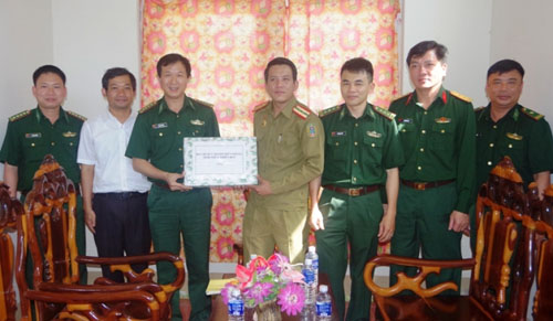 hoi huu nghi viet lao tinh thua thien hue vui tet co truyen cung nhan dan nuoc ban lao