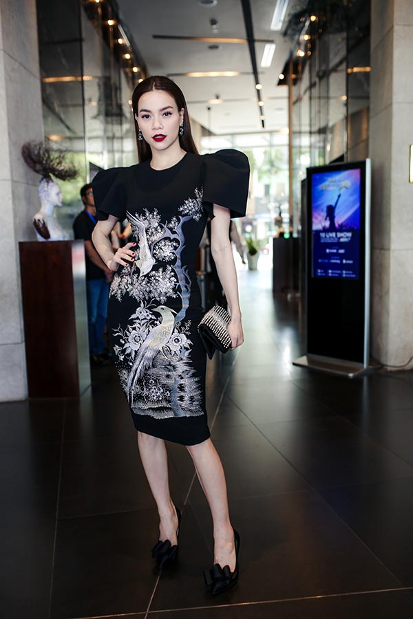 ho ngoc ha nhan cat xe 200 trieu cho 1 dem lam giam khao