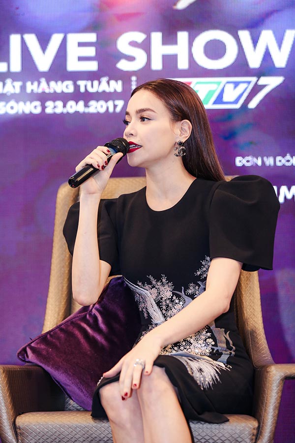 ho ngoc ha nhan cat xe 200 trieu cho 1 dem lam giam khao