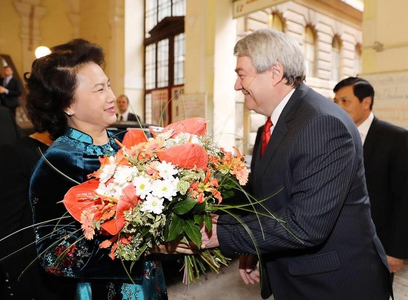 chu tich quoc hoi nguyen thi kim ngan hoi kien lanh dao cao cap cong hoa sec