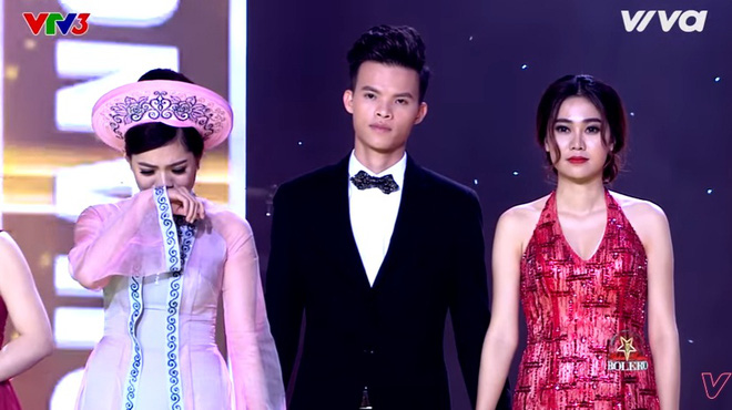quang le khoc khi phai loai 3 thi sinh than tuong bolero