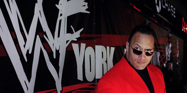 dwayne the rock johnson tu cau thu bong bau duc that bai den dien vien co thu nhap khung nhat hollywood