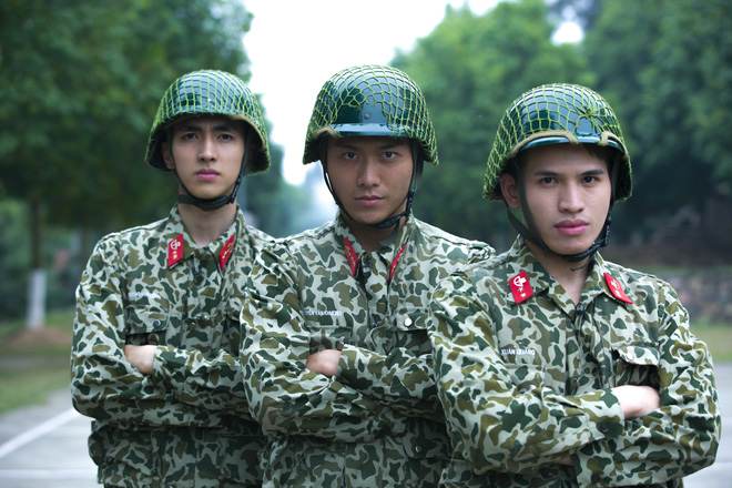 binh an quoc thien cang thang khi phai leo xuong tu nha cao tang