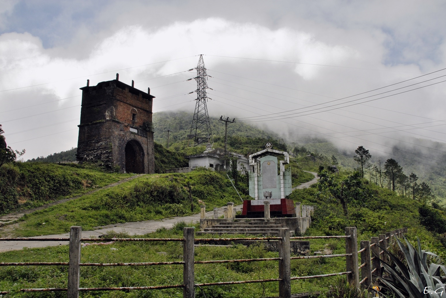 hai van quan duoc cong nhan di tich cap quoc gia