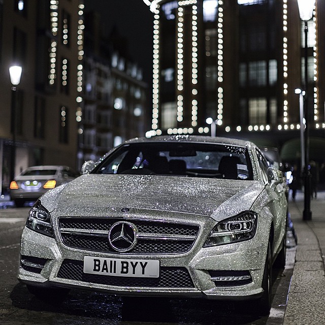 them nho dai truoc sieu xe mercedes dinh 1 trieu vien pha le lap lanh cua nu sinh nga