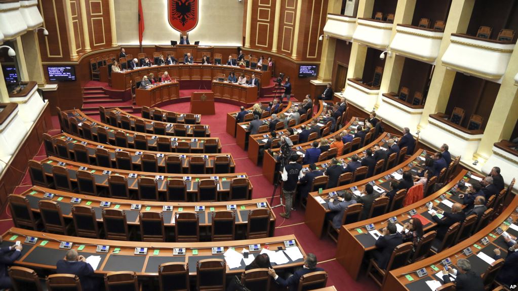 albania bau cu tong thong nhung khong co ung vien