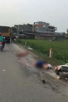 ha noi tai nan thuong tam nguoi phu nu di xe may bi xe tai can dut doi nguoi
