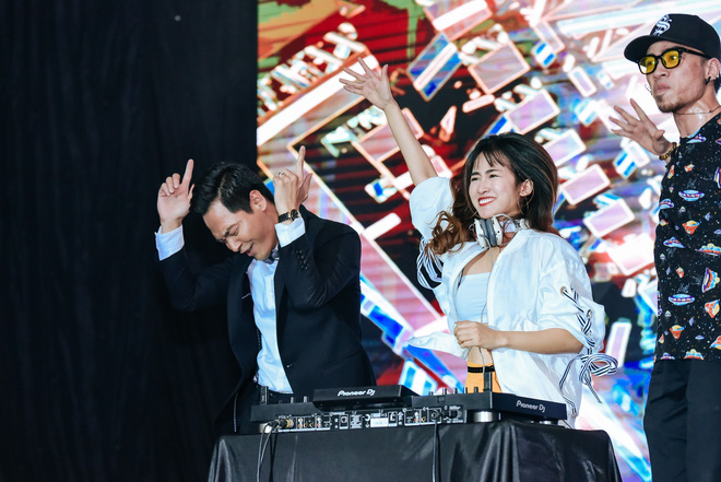 trang moon quay het minh cung mc phan anh