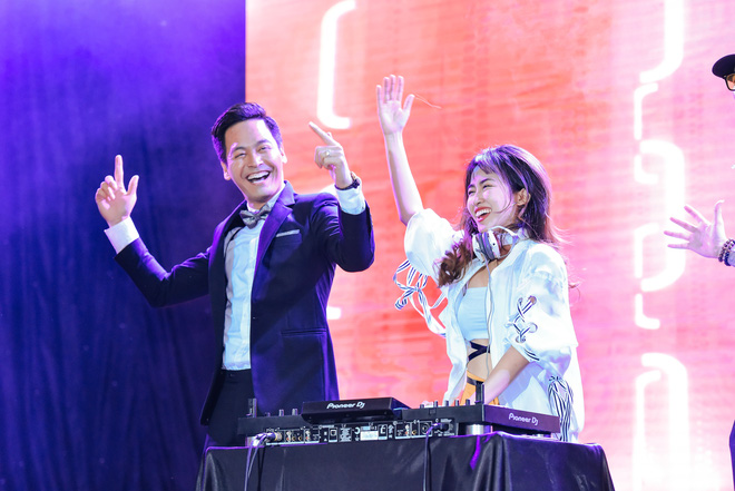 trang moon quay het minh cung mc phan anh