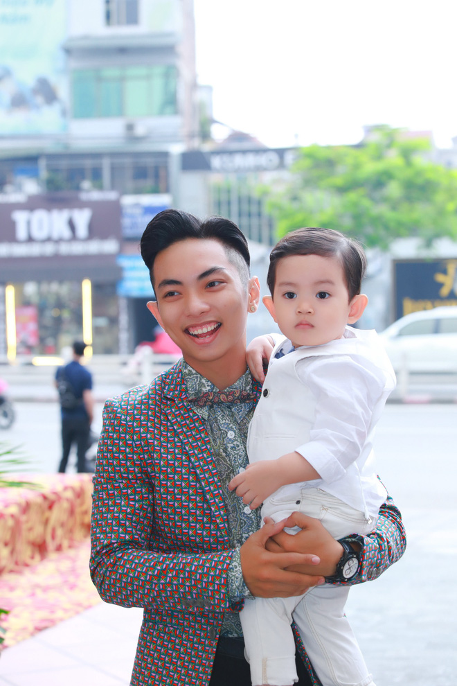 phan hien chi tien ty cho khanh thy lam liveshow