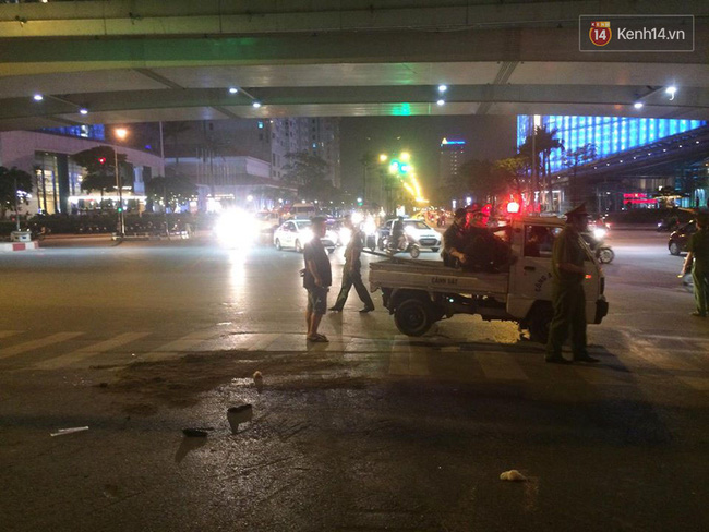 ha noi nam thanh nien chet lang om thi the ban gai bi xe tai can chet thuong tam