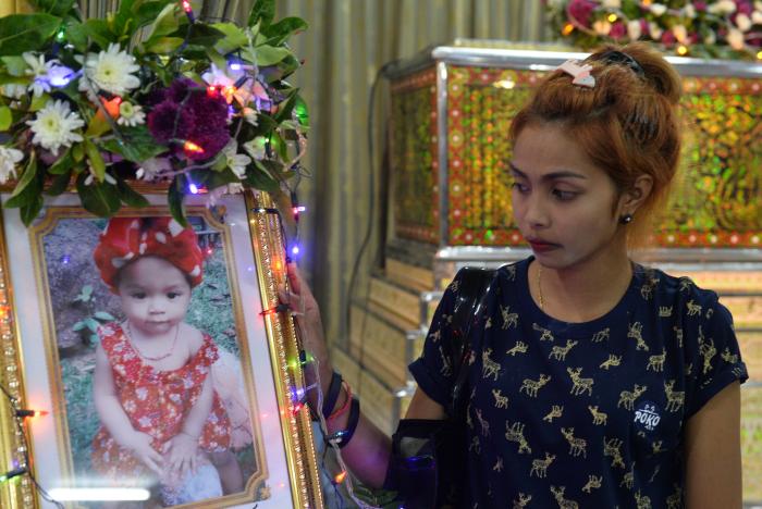 thai lan bo giet con gai 11 thang tuoi chia se truc tiep len facebook