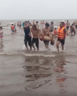 thai binh di tam bien ngay 304 mot hoc sinh lop 7 nguy kich do duoi nuoc