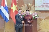 chu tich quoc hoi nhan huan chuong doan ket cua hoi dong nha nuoc cuba