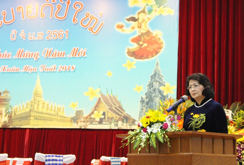 dan toc lao anh em don mung tet co truyen bunpimay tai ha noi