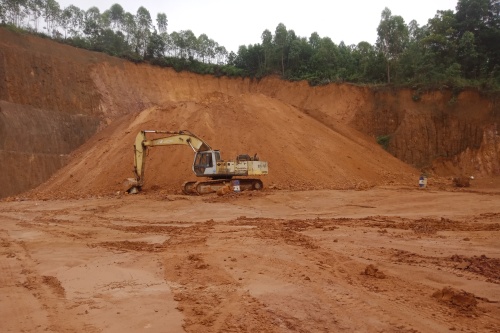 bat chap phap luat khai thac van chuyen dat trai phep tai xa phu ho