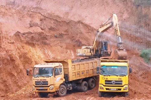 chu tich xa phu ho ngo lo hay bao che khai thac van chuyen dat trai phep