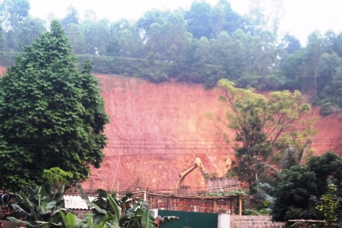 chu tich xa phu ho ngo lo hay bao che khai thac van chuyen dat trai phep