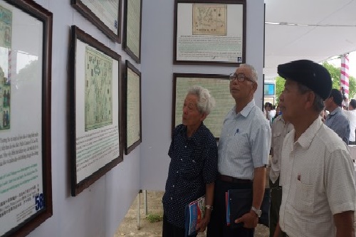 nghe an trien lam ban do va trung bay tu lieu ve hoang sa truong sa