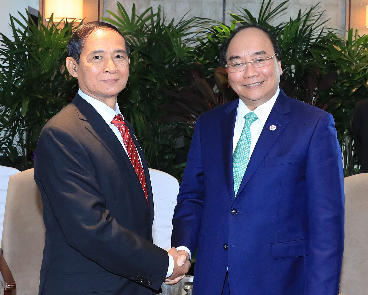 thu tuong nguyen xuan phuc tiep xuc song phuong tong thong indonesia va myanmar