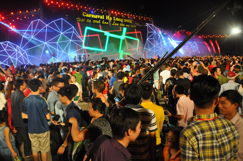 tung bung khai mac nam du lich quoc gia va le hoi carnaval ha long 2018