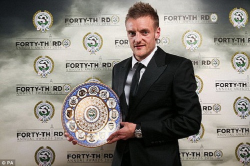 vardy doat danh hieu cau thu xuat nhat premier league