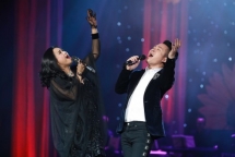 thanh lam tung duong hong nhung hoi ngo trong ngay hoi non song