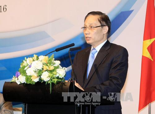 ong le hoai trung lam truong doan dam phan bien gioi lanh tho