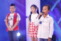 vietnam idol kids cau be hat dam cuoi gap su co o vong studio