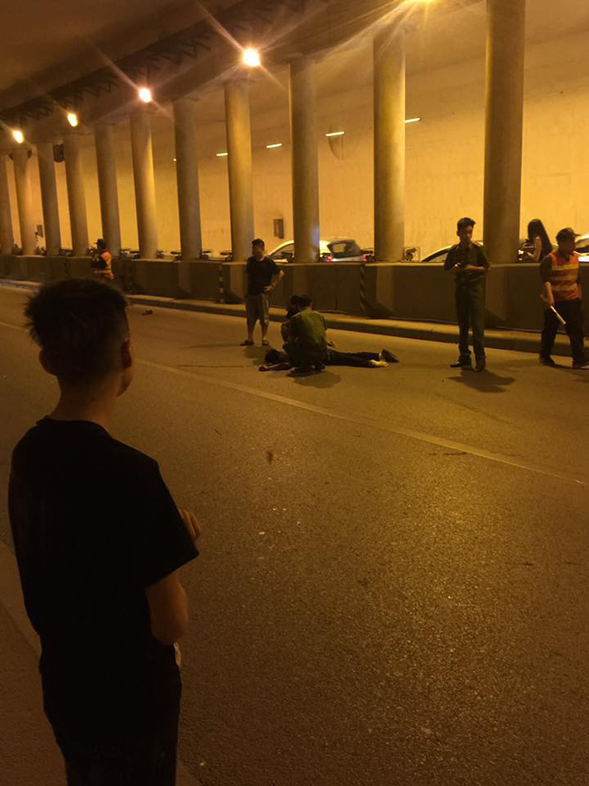 ha noi tai nan trong dem o ham kim lien hai nam thanh nien nam bat dong giua duong