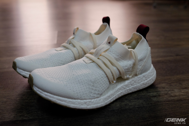 can canh doi giay lam tu rac thai dai duong cua adidas da co mat tai viet nam rat nhe de ngoai sieu ben