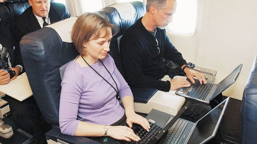 my mo rong lenh cam cac thiet bi dien tu tren chuyen bay tu chau au