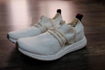 can canh doi giay lam tu rac thai dai duong cua adidas da co mat tai viet nam rat nhe de ngoai sieu ben