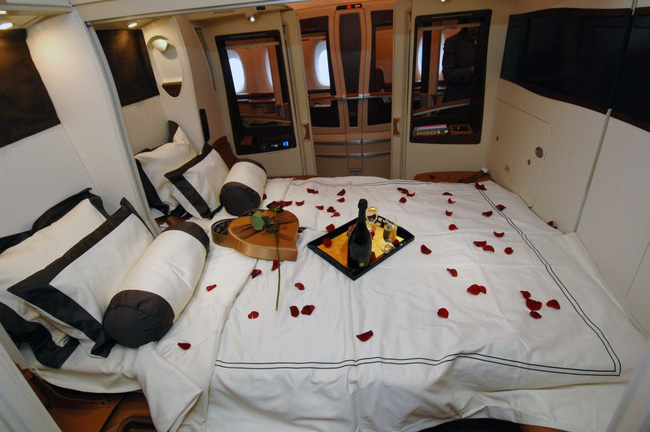 chum anh tan huong dich vu nhu khach san nam sao tren chuyen bay cua hang hang khong singapore airlines