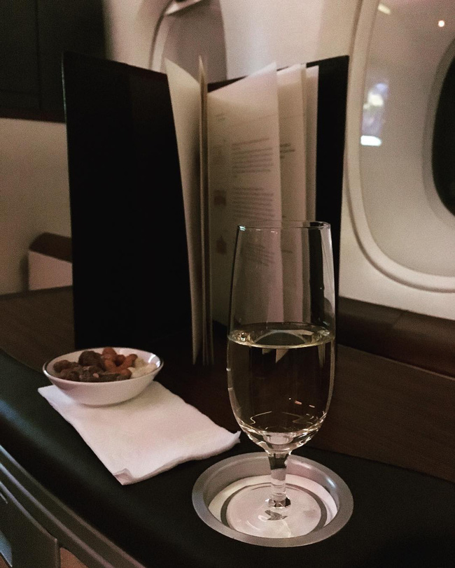 chum anh tan huong dich vu nhu khach san nam sao tren chuyen bay cua hang hang khong singapore airlines