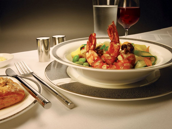 chum anh tan huong dich vu nhu khach san nam sao tren chuyen bay cua hang hang khong singapore airlines