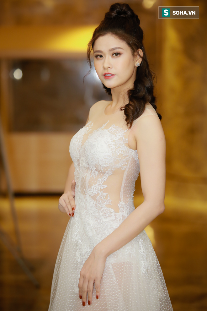 truong quynh anh khoe voc dang goi cam voi dam ren