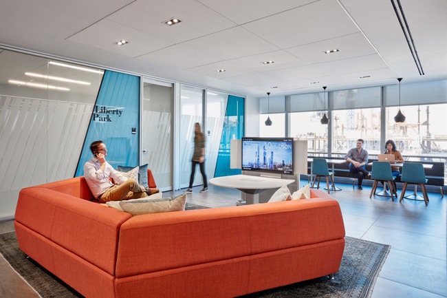 thu hai chang nang ne voi van phong lam viec dep nhu mo cua cong ty my pham lon nhat the gioi