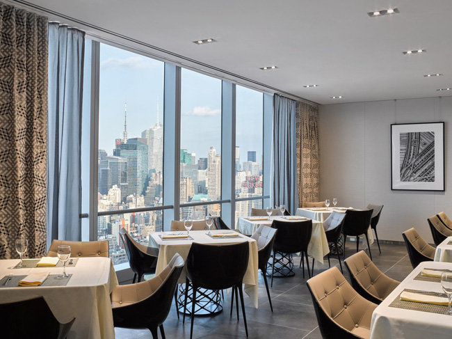 thu hai chang nang ne voi van phong lam viec dep nhu mo cua cong ty my pham lon nhat the gioi