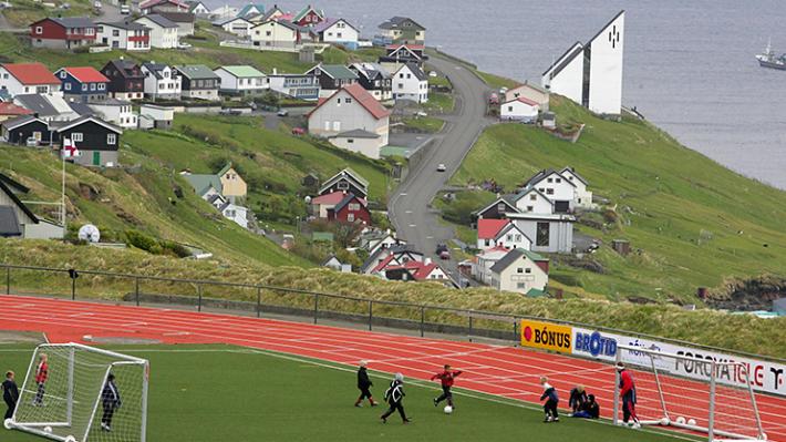 10 san van dong bong da nghiep du ban phai ghe tham it nhat mot lan trong doi