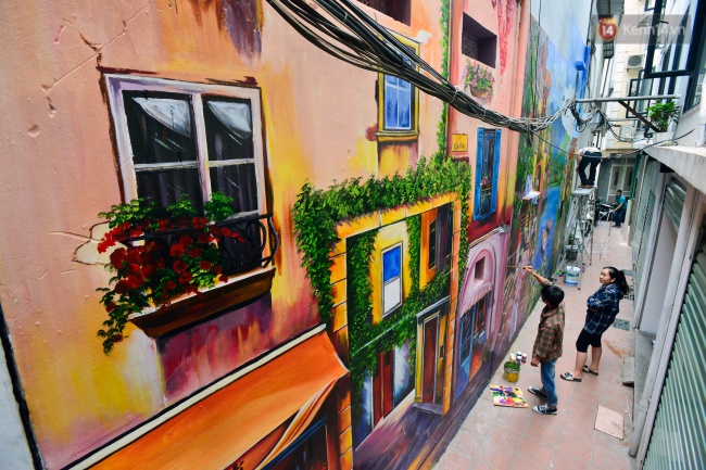 ngam buc tranh tuong 3d phong canh goc pho venice day mau sac trong ngo nho ha noi